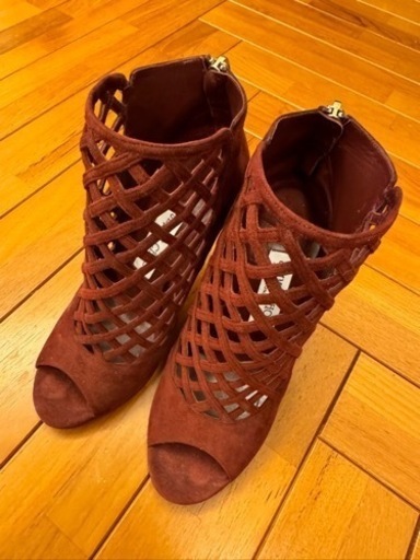 ジミーチュウ　ショートブーツ