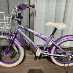 18インチ　女の子用自転車　補助輪付きの画像