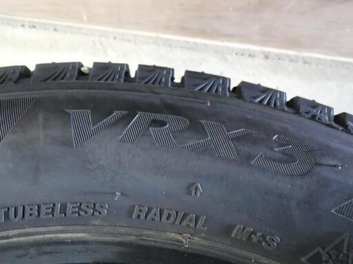 バリ溝スタッドレスタイヤ ブリヂストンVRX3 155/65R14 21年34週製造