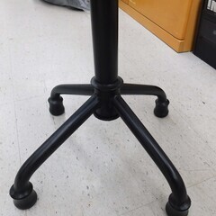 【恵庭】アカシア　アイアンカフェテーブル　木製　アンティーク　直径約53cm　PayPay支払いOK！の画像