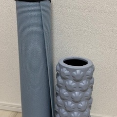 ヨガマットとフォームローラー