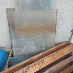 板ガラス　中古サイズバラバラの画像