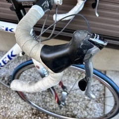 TREK 1500 SLR racing color ロードバイクの画像