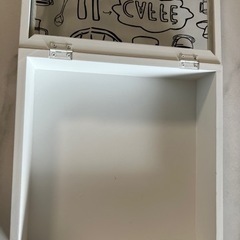 木製　カントリー調　おしゃれ❣️お菓子ケース　ブレッドケース　ガラス蓋の画像