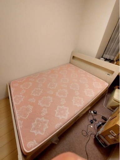 (オンライン決済可)ダブルベッドフレーム、マットレス