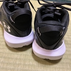 お値下げ❗️アンダーアーマーバスケシューズ24.5㎝の画像