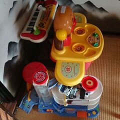 アンパンマン、調理場、鍋釜、野菜、パン、の画像