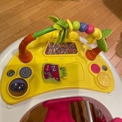 ベビー歩行器の画像