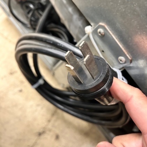 冷蔵リーチインショーケース 大和冷機 273AFGT 三相200V