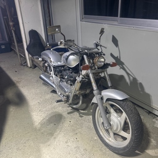 ホンダ　マグナ250