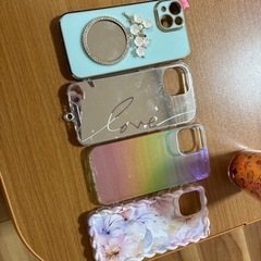 スマホケース　iPhone 15用3つ & 12 Pro用1つ
