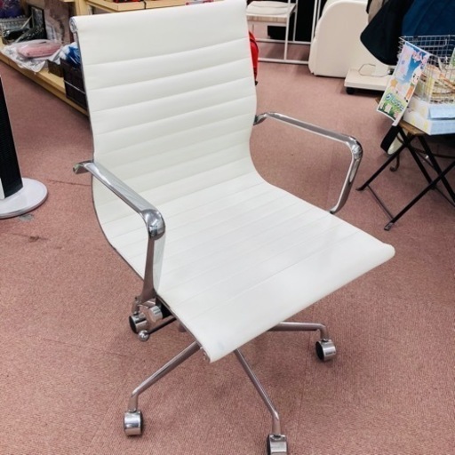★爆安★ デザイナーズ家具　アルミナムチェア リプロダクト 肘付き オフィスチェア ホワイト