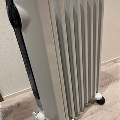 689 美品 デロンギ オイルヒーター JRE0812 送料無料 値下げ)美品デロンギ オイルヒーター JRE0812(定価3.9万円)