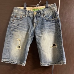 ダメージパンツ