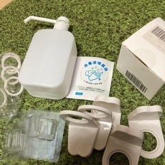  新品⭐︎お風呂ラック ディスペンサーホルダー 5個とプッシュボ...