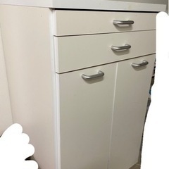 キッチン作業台付きキャビネット