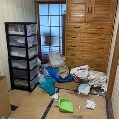 お部屋の片付け　清掃作業の画像