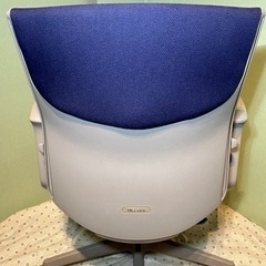 オカムラ　エスクード　肘あり　ブルー　  オフィスチェア （02/06④）の画像