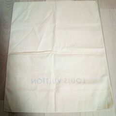 LOUIS VUITTON　ルイ・ヴィトン　ベージュ　肌色　袋の画像