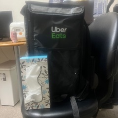 Uber eatsの配達用バックの画像