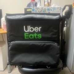 Uber eatsの配達用バックの画像