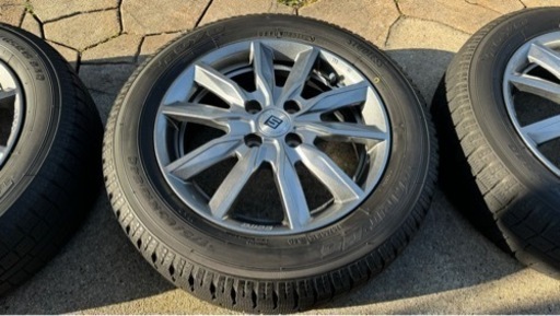 TOYOスタッドレスタイヤ　専用ナット付き！　トヨタアクア　アルミホイール4本セット4穴　15インチ　PCD100　175/65R15