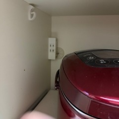 キッチンボード　食器棚の画像