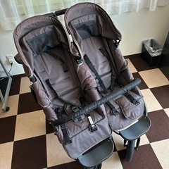 Air Buggyのダブルベビーカー 双子 年子