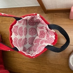 手作りバッグ　お弁当と水筒が入る大きさの画像