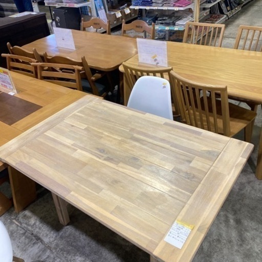 《人気商品》ウニコ　マノア　ダイニングテーブル　unico テーブル　デスク