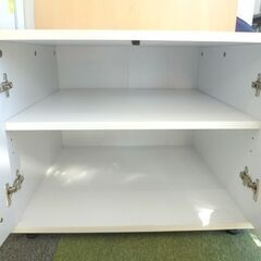 幅59㎝ 冷蔵庫上ラック 奥行55×高さ44㎝ [冷蔵庫上のデッドスペースを収納活用できるラック]冷蔵庫上 収納ラック 白 札幌 北20条店の画像