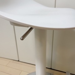 【中古美品】IKEA ヤニンゲ 昇降式カウンターチェアの画像
