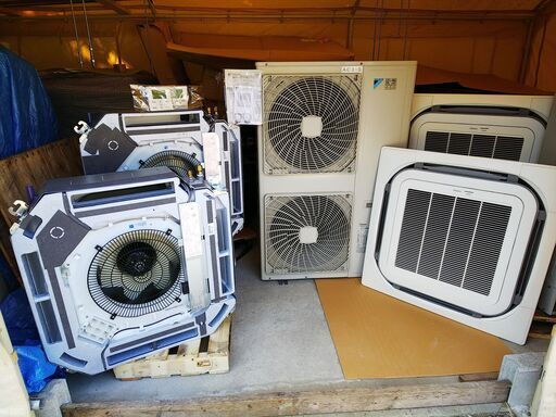 業務用中古空調機２０２０年式ダイキン４方向天井カセット式１０馬力ツインを８５％引きで御提供します。