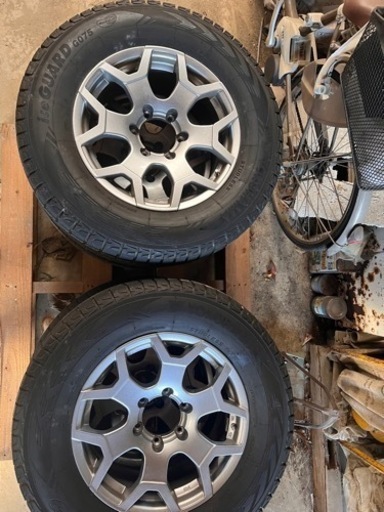 150系後期ランドクルーザープラド スタッドレスタイヤ