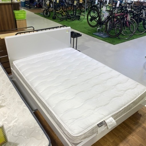 《値下げしました》ダブルベッド　展示品　ベット　マットレス