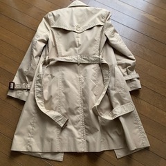 トレンチコート　Sサイズ　ワールドの画像