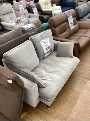 KB-17【新入荷　リサイクル品】LOWYA ベルベット調　2シーターソファ　グレー