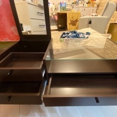 ドレッサー兼机（テーブル）の画像