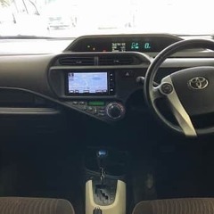 ハイブリットで５人乗り！の画像