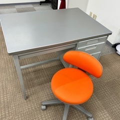 まだまだ使える！デスク！