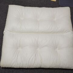 値下げ！2人掛け ローソファー 白レザー調の画像