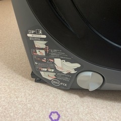 (予約済)コンビ　チャイルドシート　おまけ付きの画像