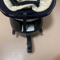 (予約済)コンビ　チャイルドシート　おまけ付きの画像