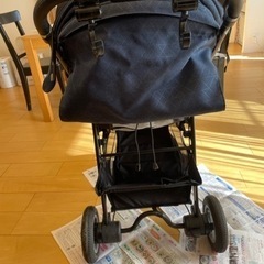 アップリカ　A型ベビーカー　3輪　スムーブの画像