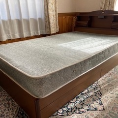 セミダブルベッド