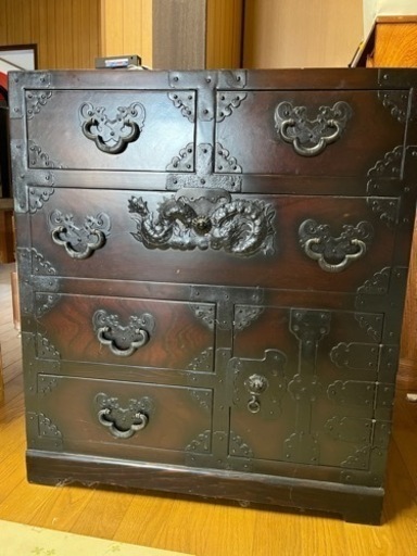 古いタンスです