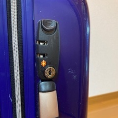スーツケースの画像