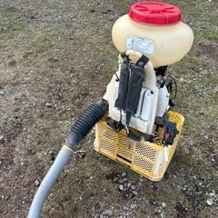 丸山 背負動力散布機 MD4010 噴霧器 散布器 肥料 農薬　ブロアー　害虫駆除の画像