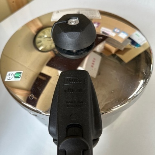 決定❗️フイスラー４.５Ｌ圧力鍋！新品未使用品★