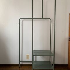 IKEAのハンガーラック　モスグリーン　美品　無料！